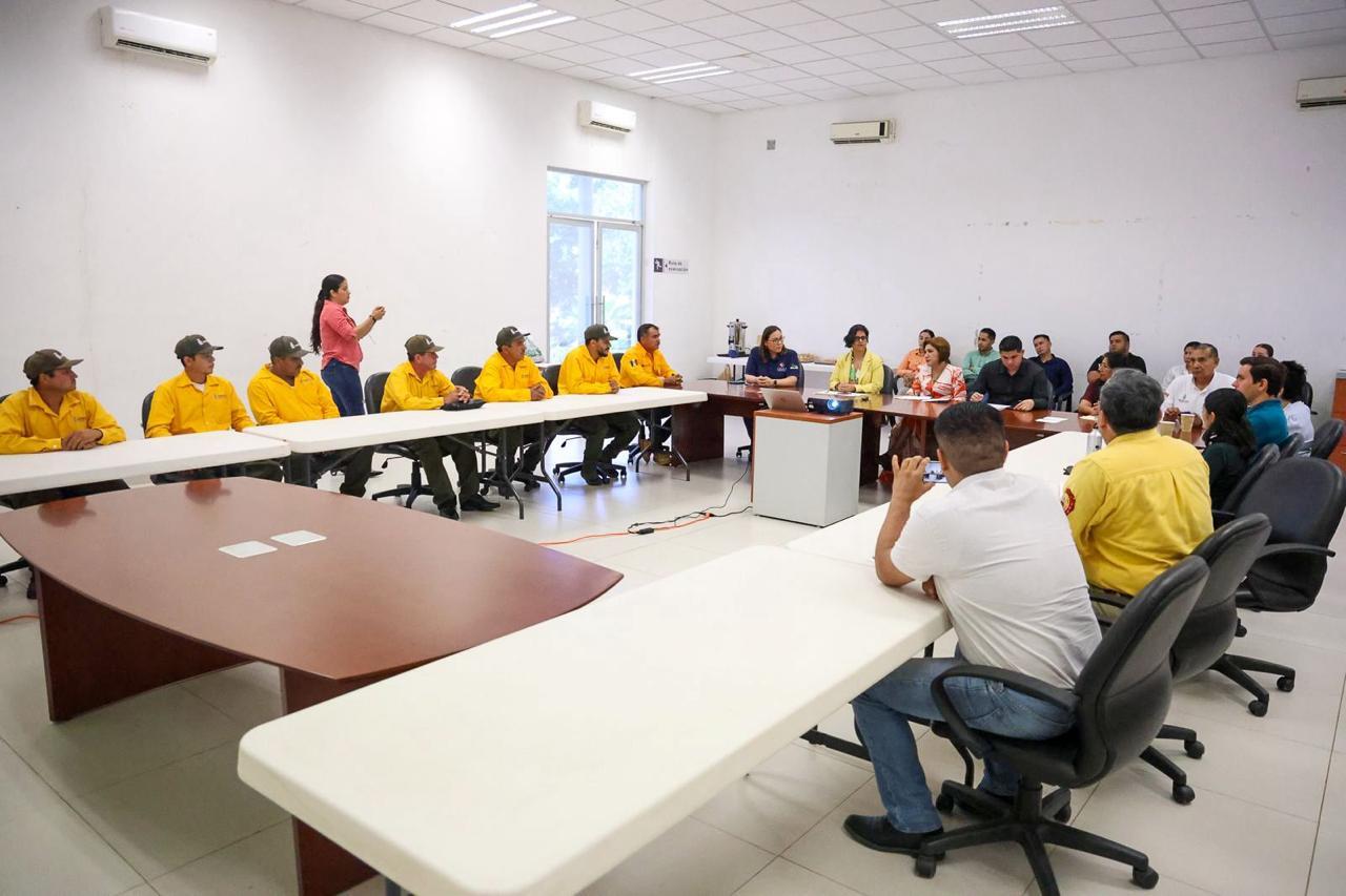 CONAFOR y SEBIDES reconocen el compromiso de combatientes forestales

