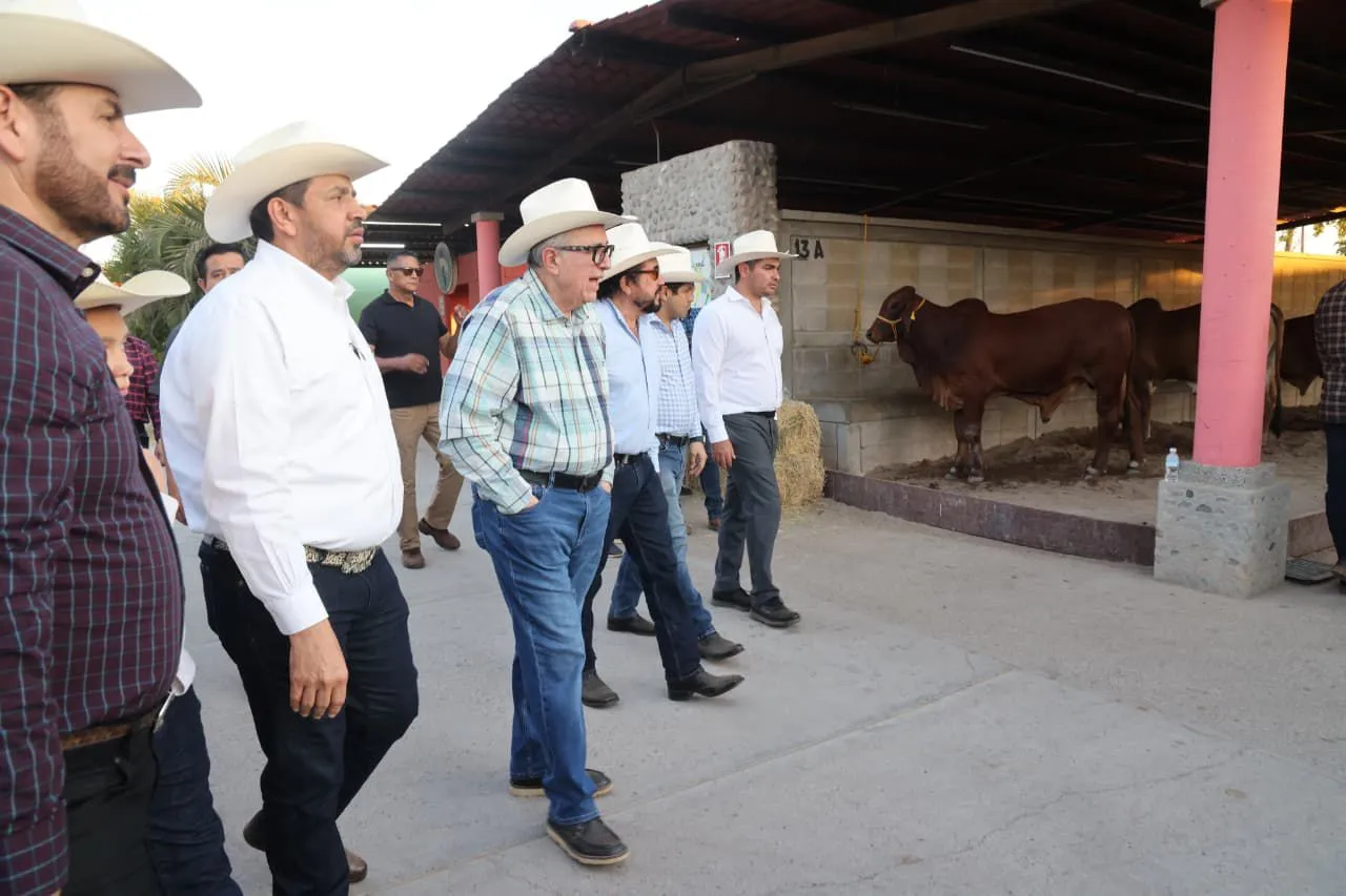 Recorre Gobernador Rocha la Expo Ganadera 2025
