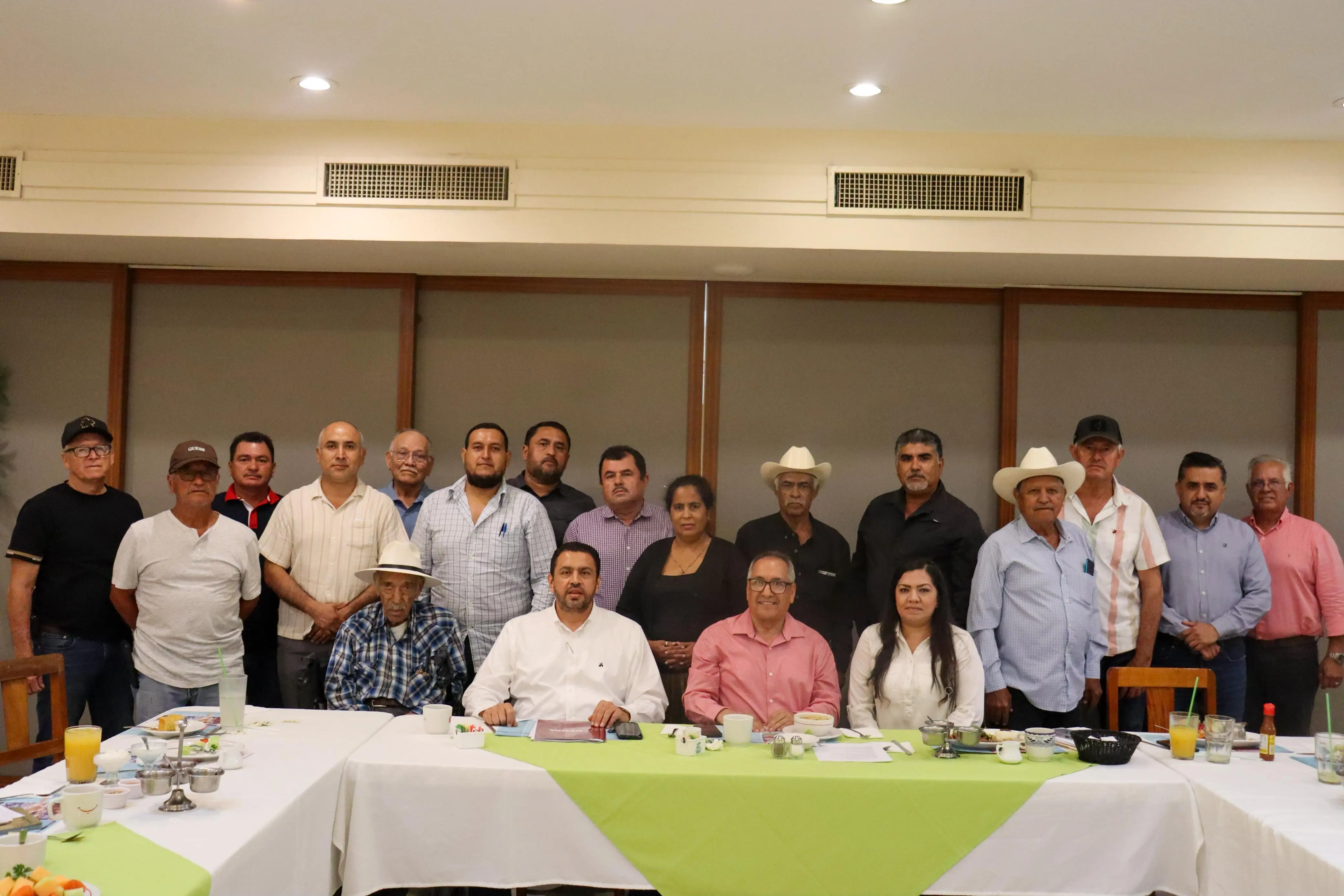 Recibe el Secretario de Agricultura solicitud de diversos proyectos de desarrollo hidroagricolas para Sinaloa
